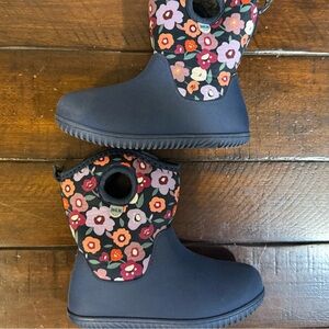 Jan & Jul Waterproof Floral Shoes size 12